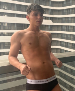 Gui Ferrer, 21, Brunette, , escort in Dubai - 1063