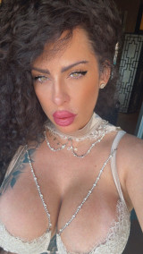 New photo 1-LAYA