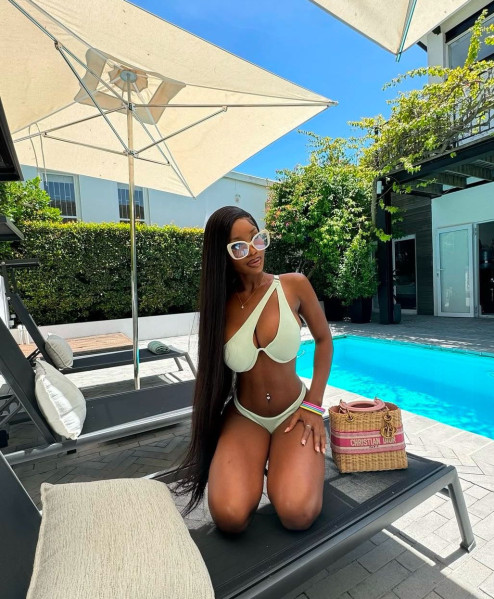 Ariana, 25, Blonde, , escort in Dubai - 1134