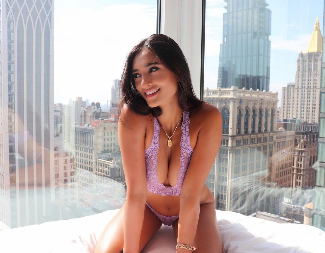 12https://api.emiratescort.com/storage/profiles-photos/1186/sn668aMTWCVrop8ebDyKDlmBhYgmhtWB648yAqCX.jpg