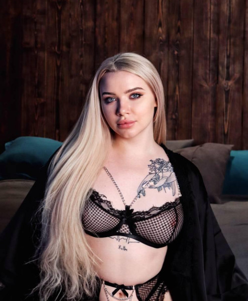 Lina, 24, Blonde, , escort in Dubai - 1236