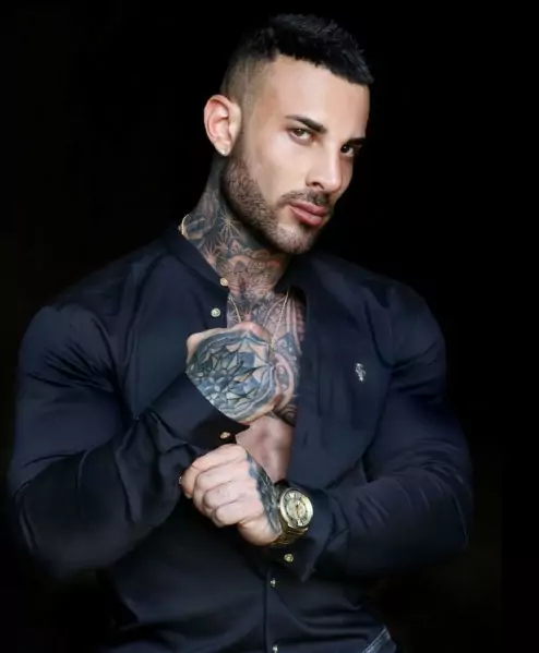 Gianluigi volti XXL, 32, Brunette, , escort in Dubai - 1390
