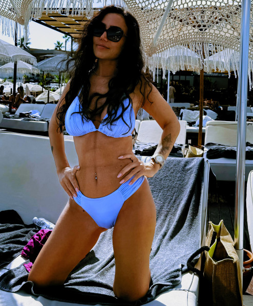 Zuzum, 25, Brunette, , escort in Dubai - 1808