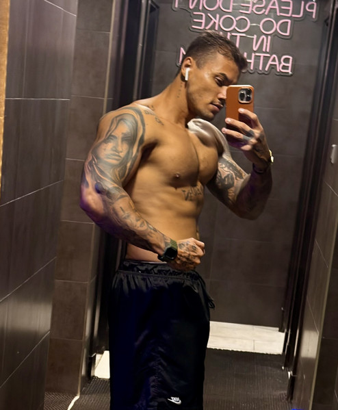 Enzo moretti, 28, Brunette, , escort in Dubai - 1851