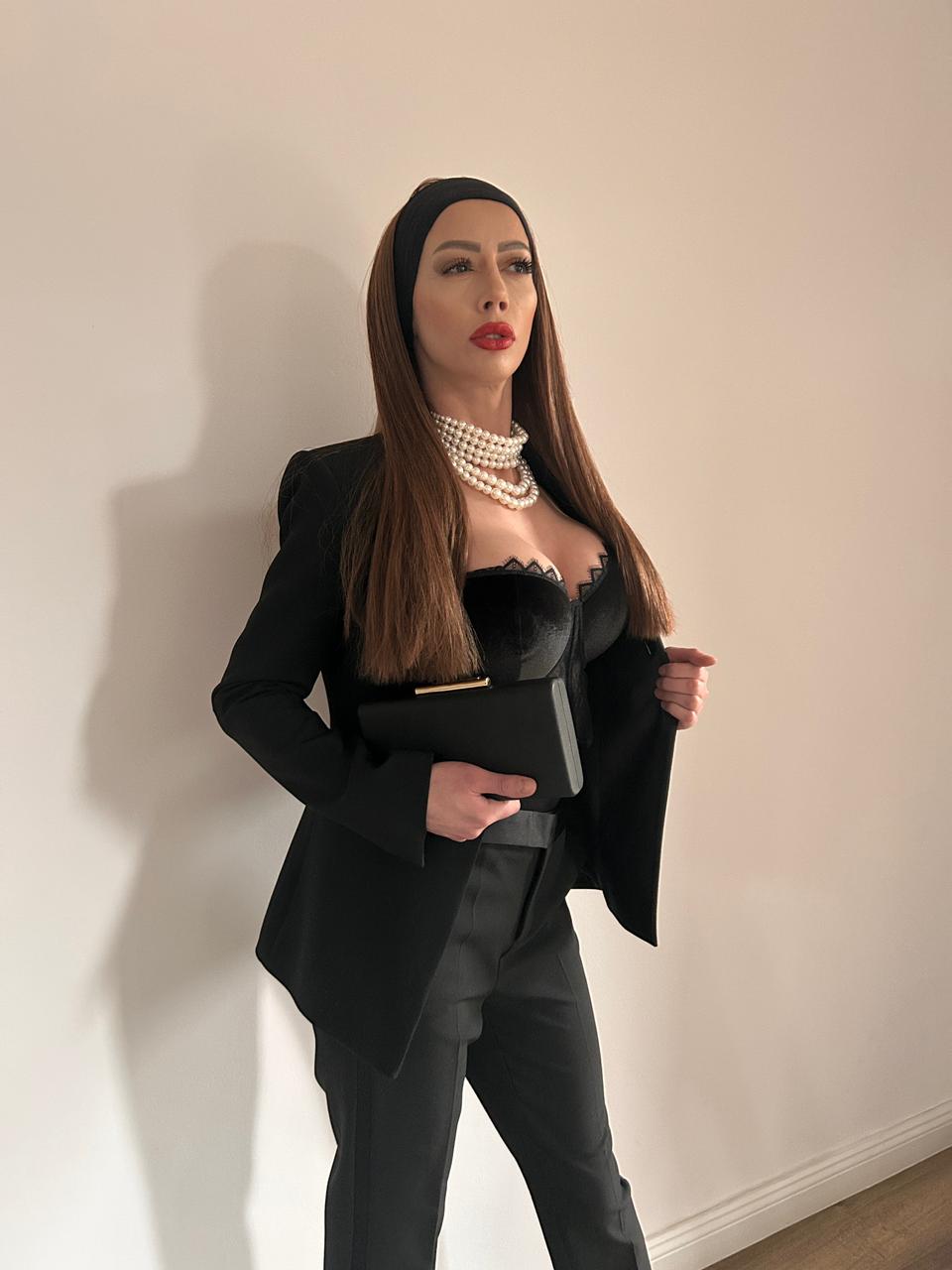 8https://api.emiratescort.com/storage/profiles-photos/1911/4E5gA51LYNaEZyjdvk5pe4nTNvatpz10Iw1tGtJn.jpg