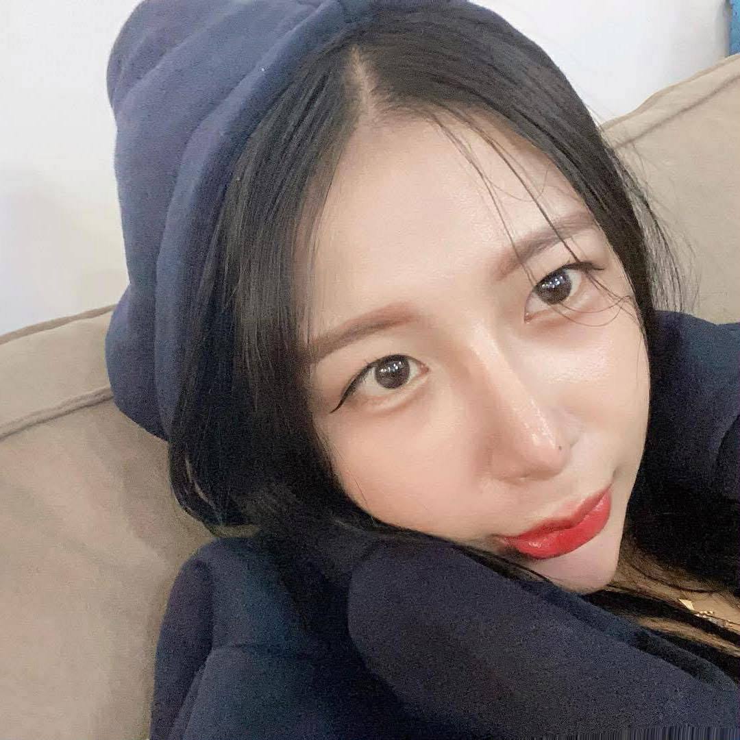 New photo 2-妮妮 · 𝐍𝐢𝐜𝐨𝐥𝐞