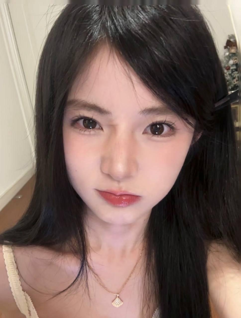 New photo 0-玲玲 · 𝐋𝐢𝐧𝐠𝐋𝐢𝐧𝐠