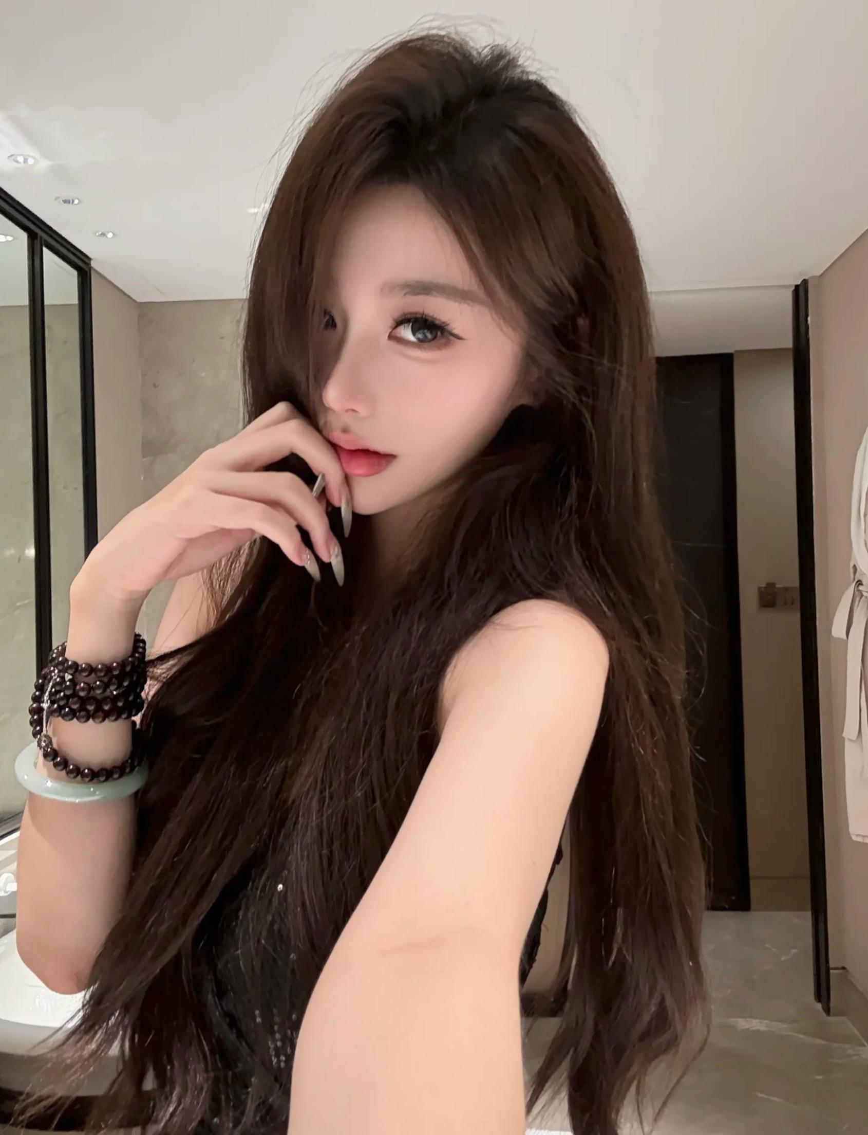 New photo 2-玲玲 · 𝐋𝐢𝐧𝐠𝐋𝐢𝐧𝐠