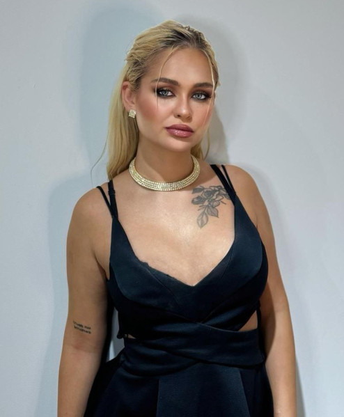 Barbie, 22, Blonde, , escort in Dubai - 1967