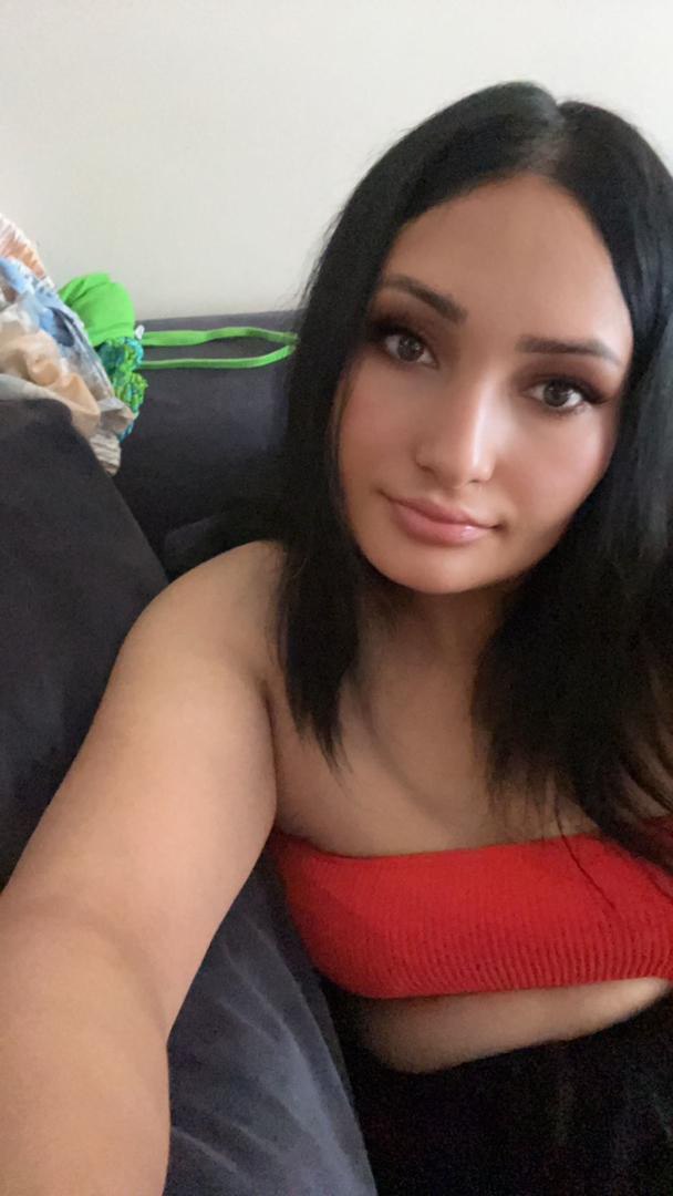 New photo 3-Gloriana