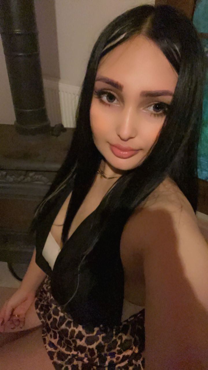 New photo 6-Gloriana