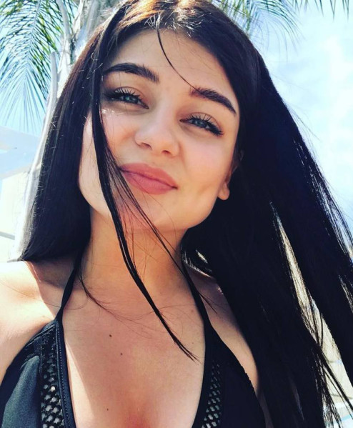 Janna, 26, Brunette, , escort in Dubai - 1980