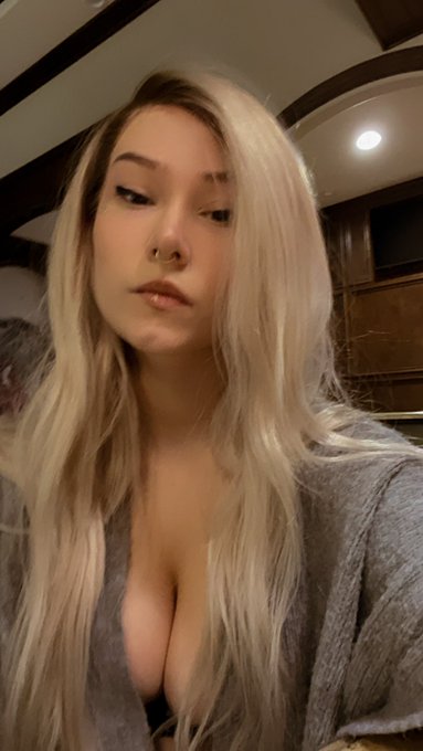 0https://api.emiratescort.com/storage/profiles-photos/2811/zcH6EEEYYaydQsjr35hUNhgCxIw8Trjg6qrqX40M.jpg