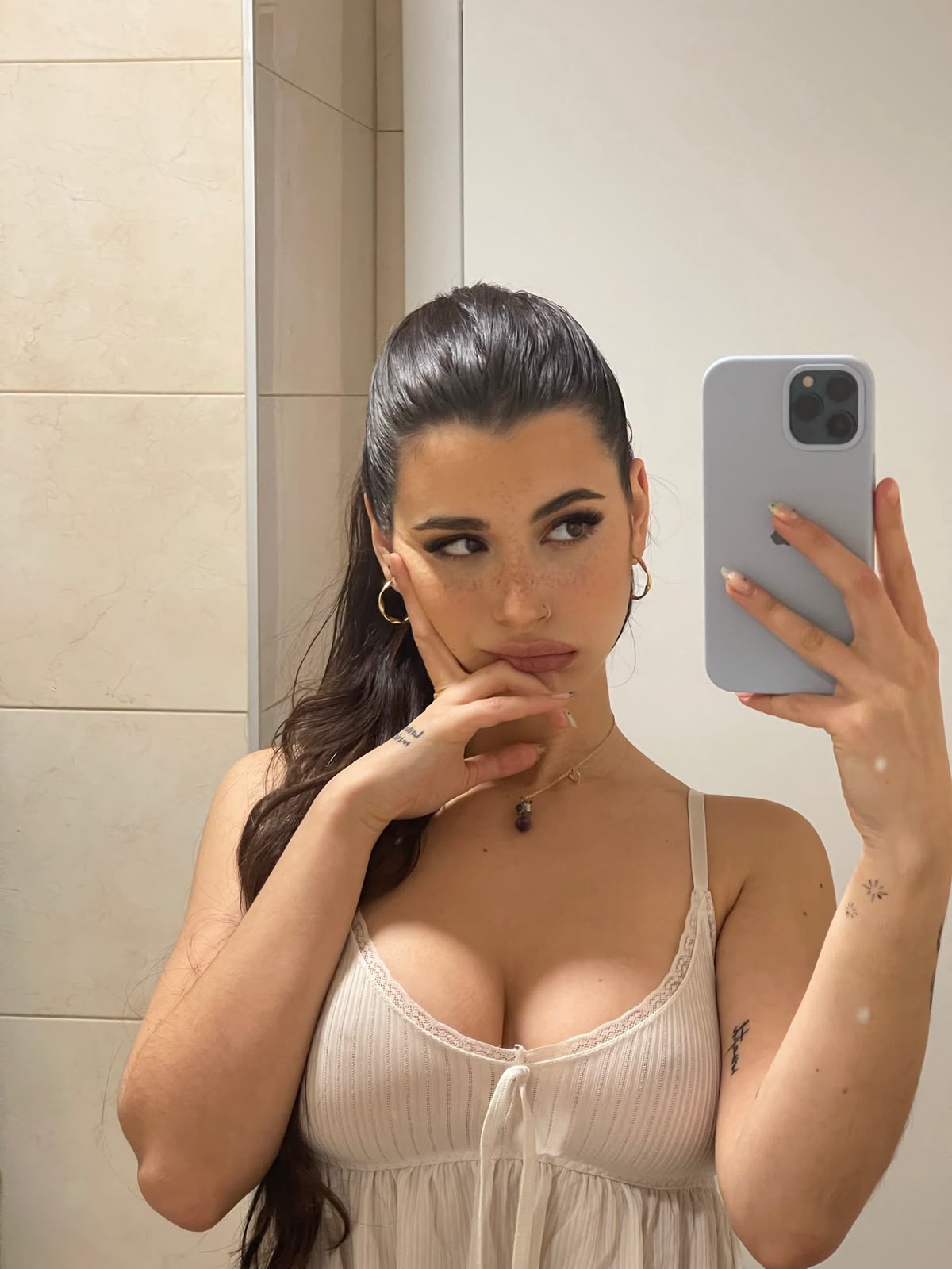 38https://api.emiratescort.com/storage/profiles-photos/2841/AYSuVQbLTx7v0uR38VYEwK6CEjDrp0hu1zVcnKqt.jpg