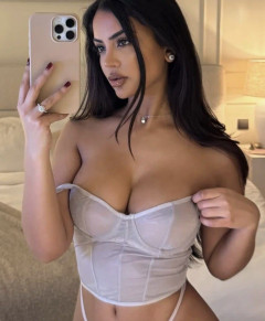 Mizi, 25, Brunette, , escort in Dubai - 2904