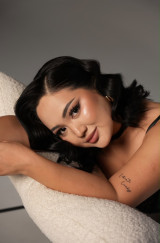 New photo 5-Ariella