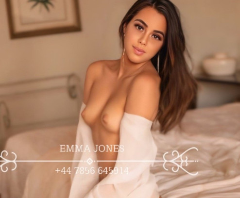Emma Jones, 22, Brunette, Brazilian, escort in Dubai - 380