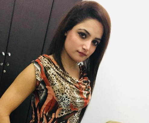 Alisha, 22, Brunette, Pakistani, escort in Dubai - 555