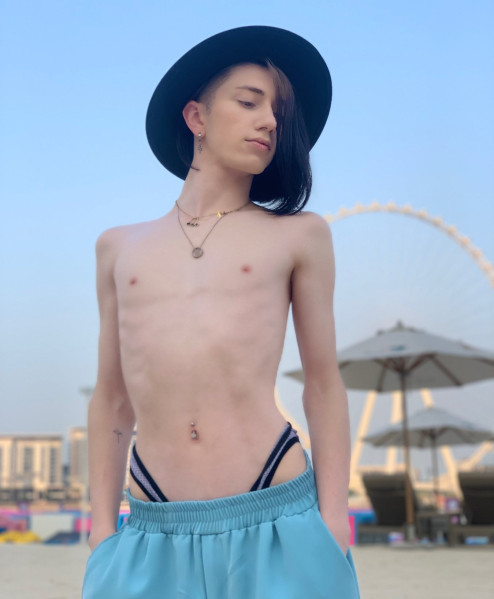 Luis, 19, Brunette, , escort in Dubai - 671