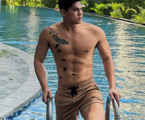 Lukas, 29, Brunette, Filipino, escort in Dubai - 732